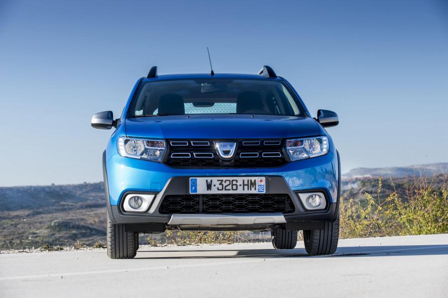  Dacia Sandero Stepway 2016 года  (фото 34 из 46)